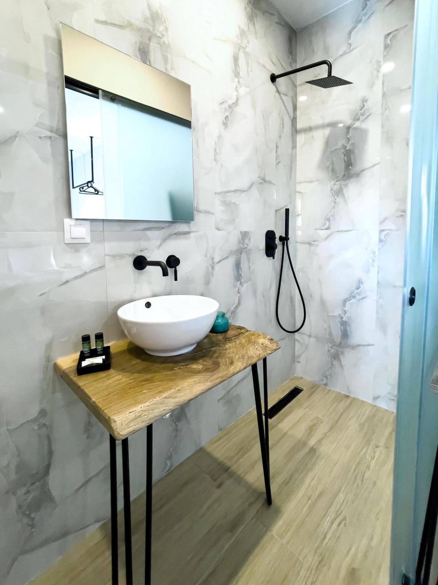 Athonite All Seasons Luxury Suites Jeriszósz Kültér fotó